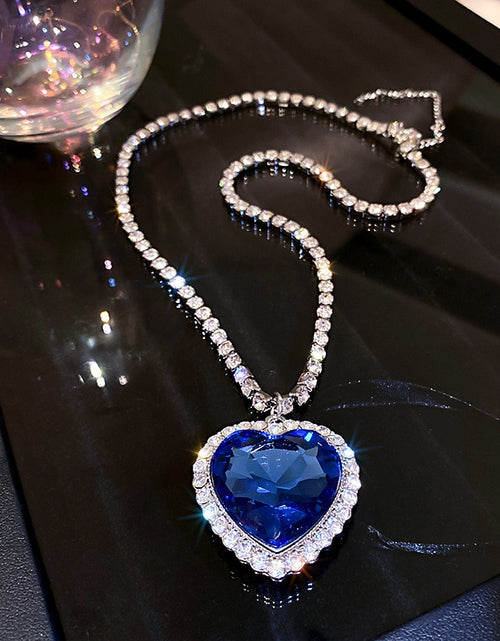 Load image into Gallery viewer, Titanic Heart Of Ocean Necklace
